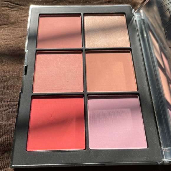 NARS Wanted Cheek Palette - Picture 4 of 6